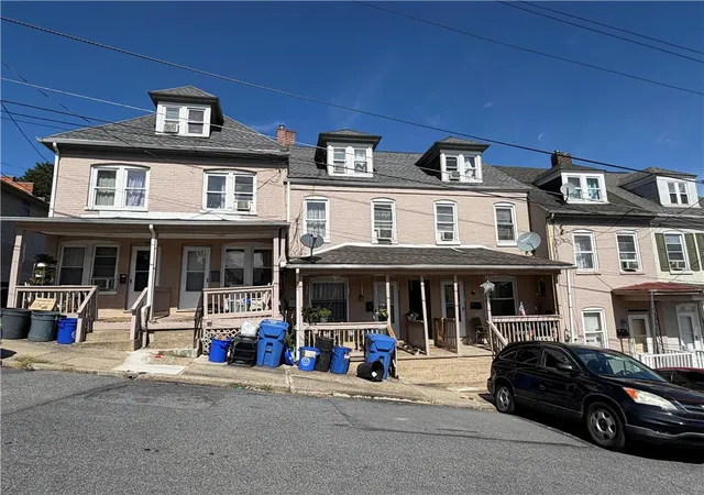 Townhouse for sale at 675 Bushkill St, Easton, PA 18042 | MLS# 785208