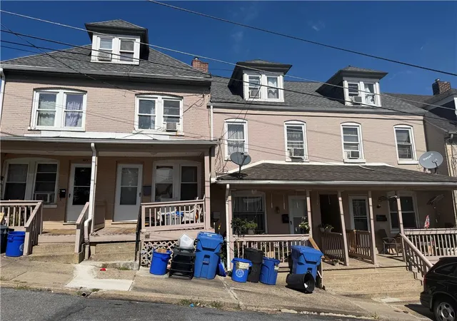 Photo 2 of Townhouse for sale at 675 Bushkill St, Easton, PA 18042 | MLS# 785208 | Listing updated on 2026-10-02