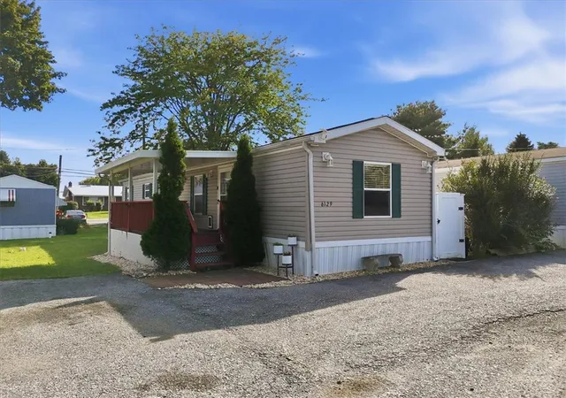 Photo 3 of Sale Pending at 6129 Memorial Rd, Allentown, PA 18104 | MLS# 784983 | Listing updated on 2026-10-03