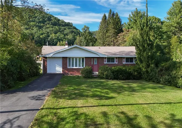 Photo 1 of Single family home for sale at 297 E Main, Tamaqua, PA 18252 | MLS# 785212 | Listing updated on 2026-10-02