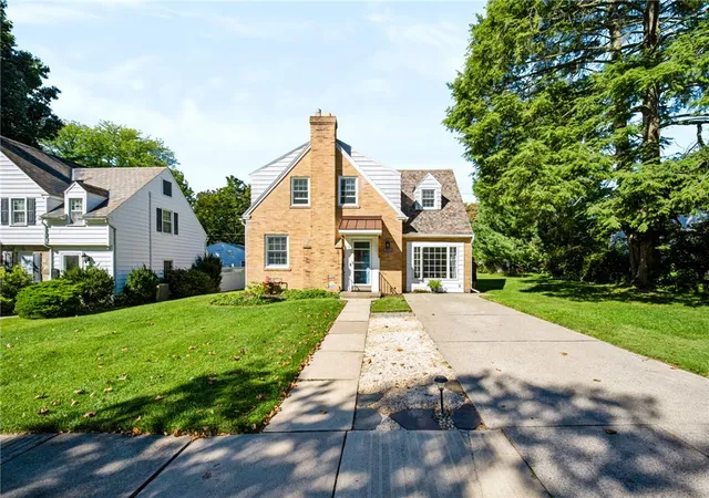 Photo 2 of Sale Pending at 2209 Huntington St, Bethlehem, PA 18017 | MLS# 785258 | Listing updated on 2026-10-06