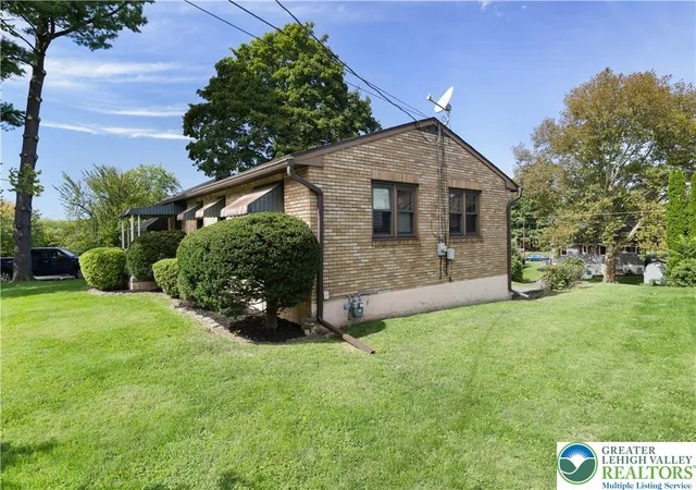 Photo 3 of Sale Pending at 1539 Spring Garden St, Easton, PA 18042 | MLS# 785309 | Listing updated on 2026-10-07