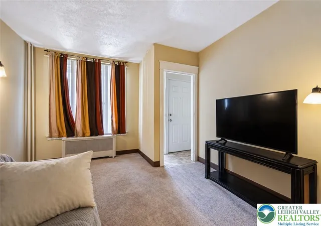 Photo 3 of Townhouse for sale at 817 N Penn St, Allentown, PA 18102 | MLS# 785313 | Listing updated on 2026-09-28