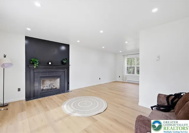 Photo 3 of Single family home for sale at 6252 Park Pl, Tobyhanna, PA 18466 | MLS# 785230 | Listing updated on 2026-09-28