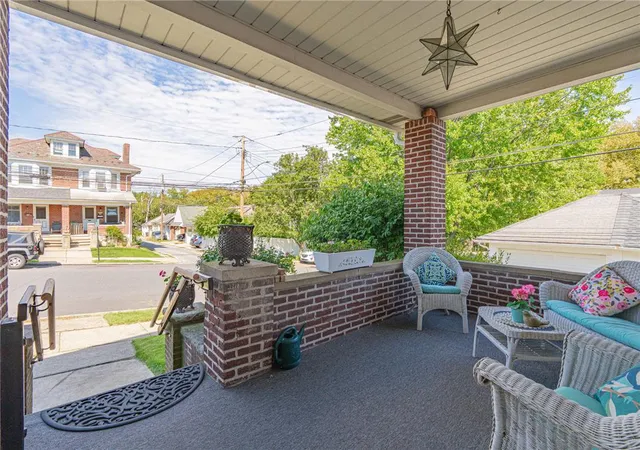 Photo 3 of Sale Pending at 9 W Laurel St, Bethlehem, PA 18018 | MLS# 784842 | Listing updated on 2026-10-08