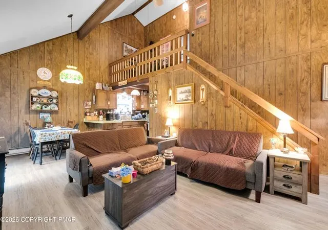 Photo 3 of Single family home for sale at 2128 Apley Dr, Bushkill, PA 18324 | MLS# 784896 | Listing updated on 2026-09-29