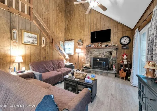 Photo 4 of Single family home for sale at 2128 Apley Dr, Bushkill, PA 18324 | MLS# 784896 | Listing updated on 2026-09-29