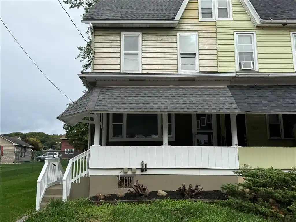 Photo 1 of Townhouse for sale at 319 Washington St, Walnutport, PA 18088 | MLS# 785398 | Listing updated on 2026-10-18