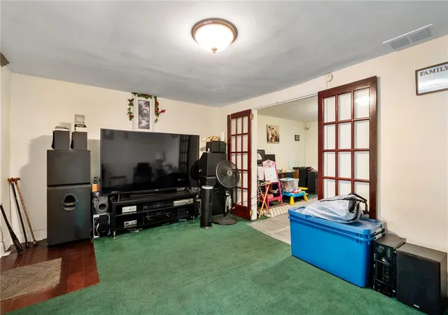 Photo 3 of Townhouse for sale at 935 W Turner St, Allentown, PA 18102 | MLS# 784702 | Listing updated on 2026-09-30