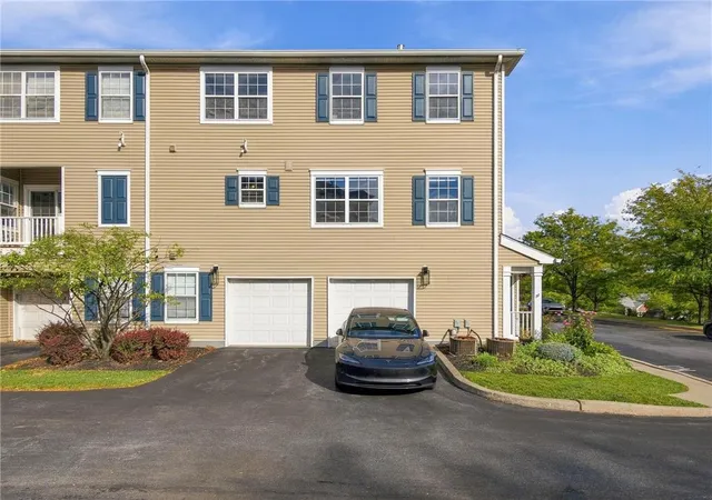 Photo 3 of Townhouse for sale at 876 Nittany Ct #C439, Allentown, PA 18104 | MLS# 785260 | Listing updated on 2026-10-04