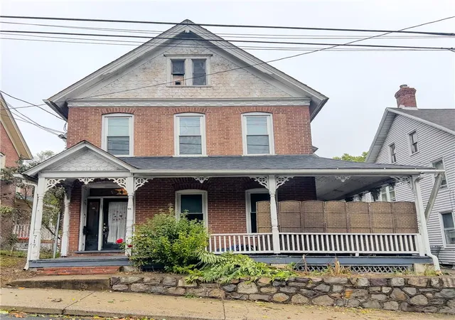 Photo 2 of Single family home for sale at 717 Market, Bangor, PA 18013 | MLS# 785357 | Listing updated on 2026-09-30