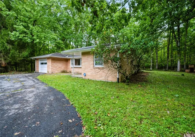 Photo 2 of Single family home for sale at 458 Old Allentown Rd, Wind Gap, PA 18091 | MLS# 785430 | Listing updated on 2026-09-30