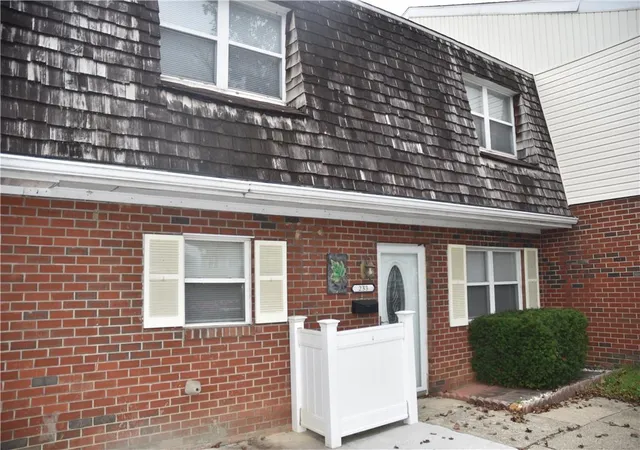 Photo 3 of Sale Pending at 233 Lehigh St, Bethlehem, PA 18018 | MLS# 785511 | Listing updated on 2026-10-06