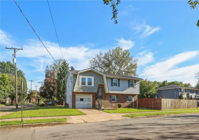 Photo 3 of Single family home for sale at 392 Northampton St, Kingston, PA 18704 | MLS# 785526 | Listing updated on 2026-10-07
