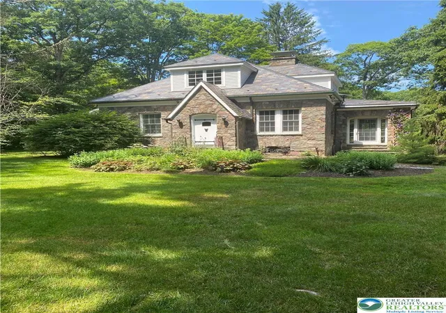 Photo 3 of Single family home for sale at 161 Goose Pond Rd, Barrett Twp, PA 18357 | MLS# 785416 | Listing updated on 2026-10-11