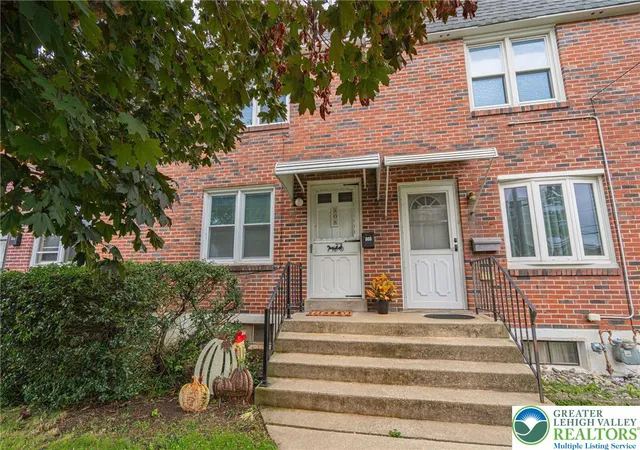 Photo 3 of Sale Pending at 808 S 10th Street, Allentown, PA 18103 | MLS# 785528 | Listing updated on 2026-10-06