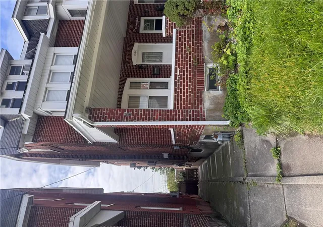 Photo 2 of Single family home for sale at 1044 Fullerton Ave, Allentown, PA 18102 | MLS# 785580 | Listing updated on 2026-10-05