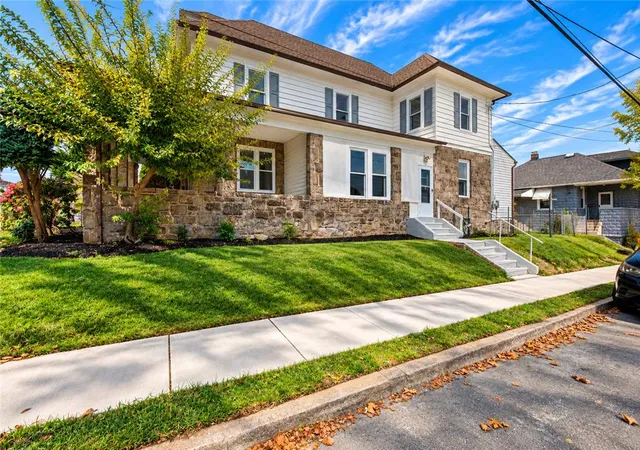Photo 3 of Single family home for sale at 622 Folk St, Easton, PA 18042 | MLS# 785418 | Listing updated on 2026-10-02