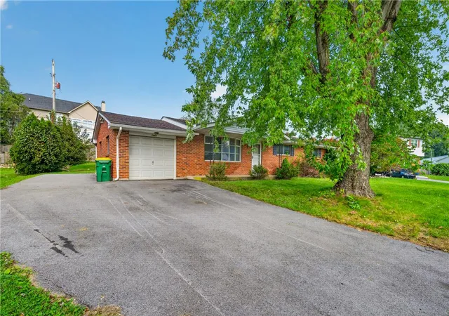 Photo 2 of Sale Pending at 7485 Catalpa Dr, Macungie, PA 18062 | MLS# 785519 | Listing updated on 2026-10-07