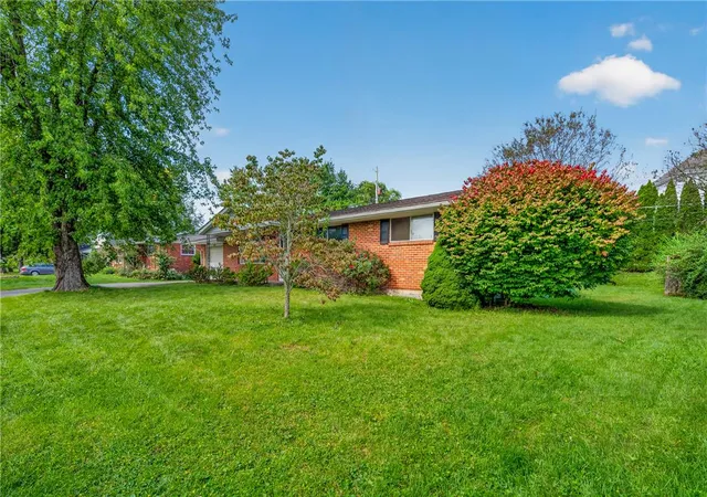 Photo 3 of Sale Pending at 7485 Catalpa Dr, Macungie, PA 18062 | MLS# 785519 | Listing updated on 2026-10-07