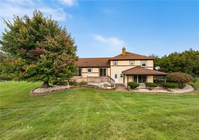 Photo 3 of Single family home for sale at 947 Tamenend Rd, Bath, PA 18014 | MLS# 785603 | Listing updated on 2026-10-03