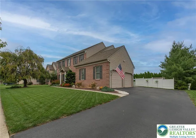 Photo 2 of Single family home for sale at 5547 Covenant Ct, Allentown, PA 18106 | MLS# 785383 | Listing updated on 2026-10-12