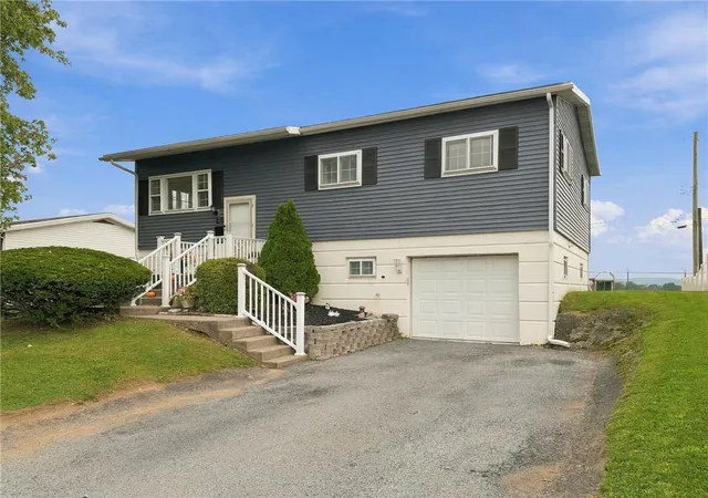 Photo 3 of Sale Pending at 723 Circle Dr, Catasauqua, PA 18032 | MLS# 785170 | Listing updated on 2026-10-08