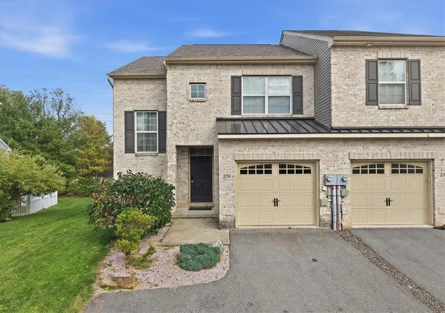 Photo 2 of Townhouse for sale at 256 Milkweed Dr, Allentown, PA 18104 | MLS# 785549 | Listing updated on 2026-10-05