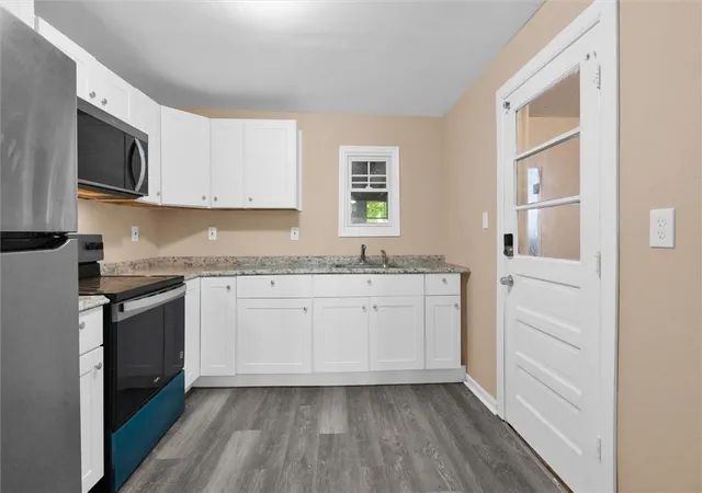 Photo 3 of Townhouse for sale at 411 Gordon St, Allentown, PA 18102 | MLS# 785645 | Listing updated on 2026-10-03