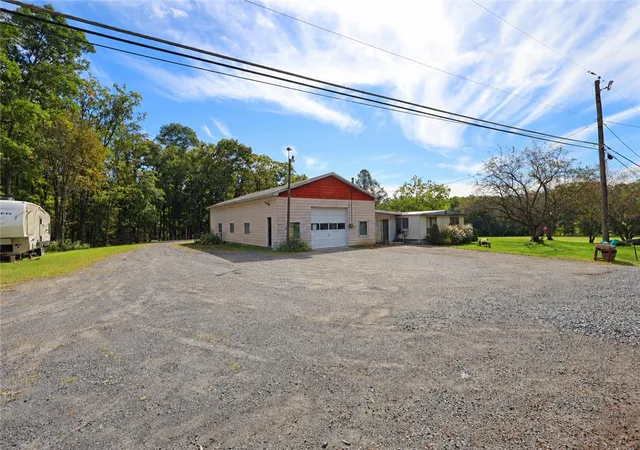 Photo 2 of Manufactured home for sale at 1320 N Cottonwood Rd, Danielsville, PA 18038 | MLS# 785287 | Listing updated on 2026-10-03