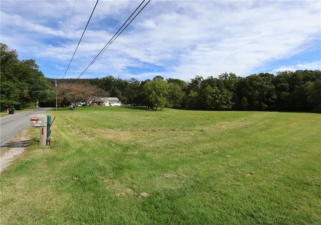 Photo 3 of Manufactured home for sale at 1320 N Cottonwood Rd, Danielsville, PA 18038 | MLS# 785287 | Listing updated on 2026-10-03