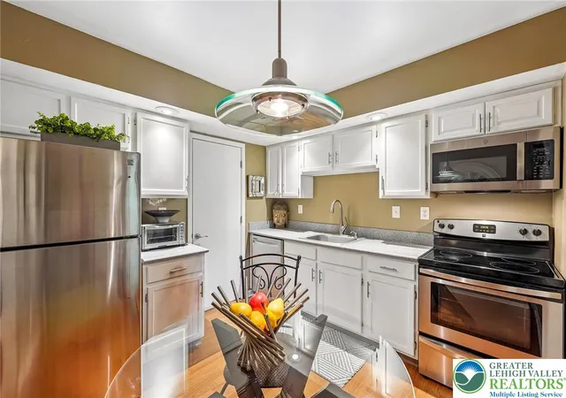 Photo 3 of Townhouse for sale at 2672 Rolling Green Pl, Macungie, PA 18062 | MLS# 785507 | Listing updated on 2026-10-09