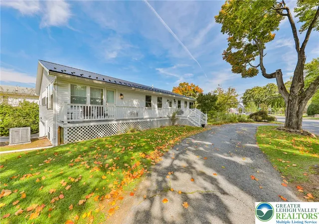 Photo 3 of Single family home for sale at 1702 17th Street, Allentown, PA 18104 | MLS# 785669 | Listing updated on 2026-10-12