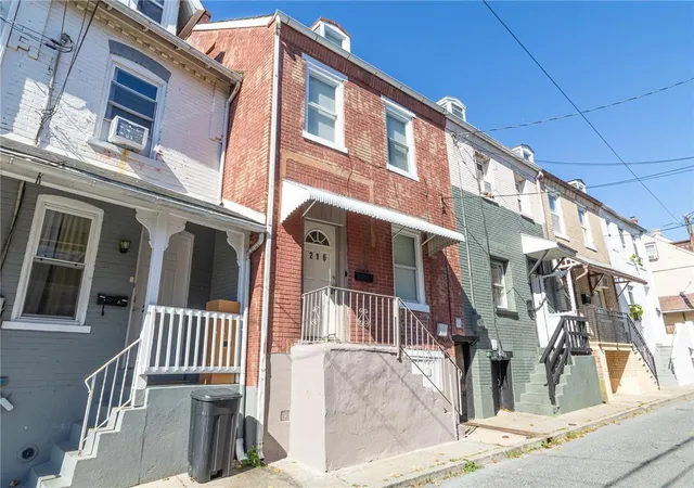 Photo 2 of Townhouse for sale at 216 N Railroad St, Allentown, PA 18102 | MLS# 784990 | Listing updated on 2026-10-05