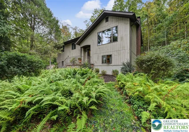 Photo 3 of Single family home for sale at 2311 Woodhaven Dr, Saylorsburg, PA 18353 | MLS# 784745 | Listing updated on 2026-10-05