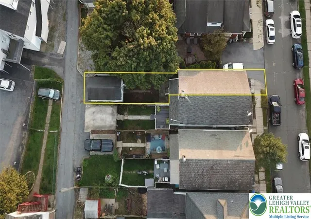Photo 3 of Single family home for sale at 2414 Birch St, Easton, PA 18042 | MLS# 785719 | Listing updated on 2026-10-07