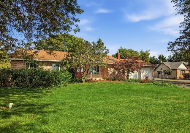 Photo 2 of Single family home for sale at 4732 Cardinal St, Schnecksville, PA 18078 | MLS# 785454 | Listing updated on 2026-10-08