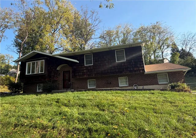 Photo 3 of Single family home for sale at 550 Ironwood Rd, Walnutport, PA 18088 | MLS# 785879 | Listing updated on 2026-10-08