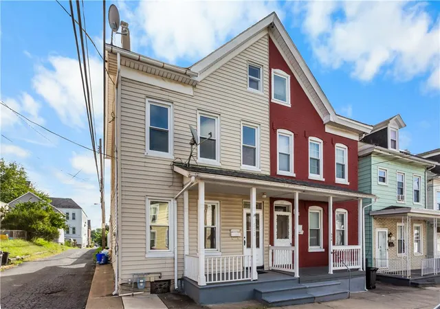 Photo 1 of Single family home for sale at 522 Centre St, Easton, PA 18042 | MLS# 785738 | Listing updated on 2026-10-10
