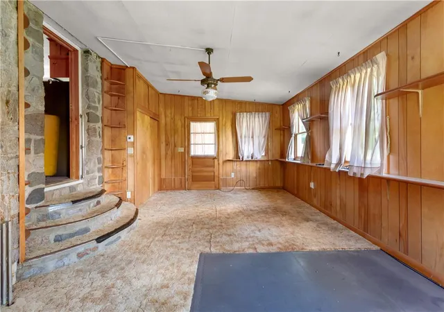 Photo 3 of Single family home for sale at 1422 Potomac St, Mount Bethel, PA 18343 | MLS# 785898 | Listing updated on 2026-10-10