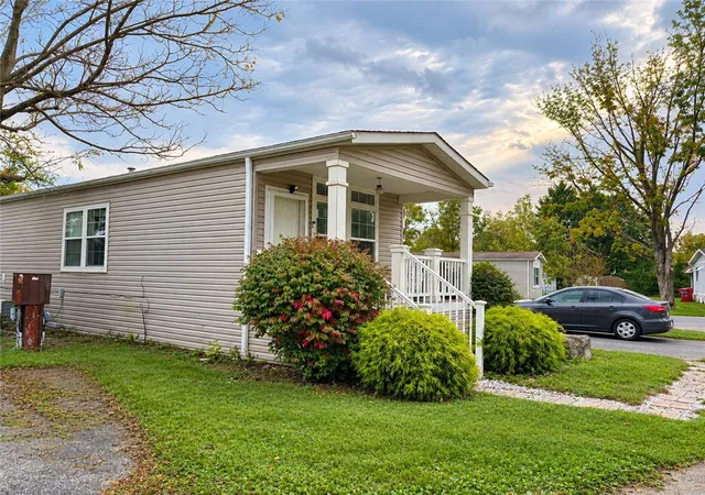 Photo 3 of Manufactured home for sale at 8785 Breinig Run Cir, Breinigsville, PA 18031 | MLS# 785664 | Listing updated on 2026-10-10