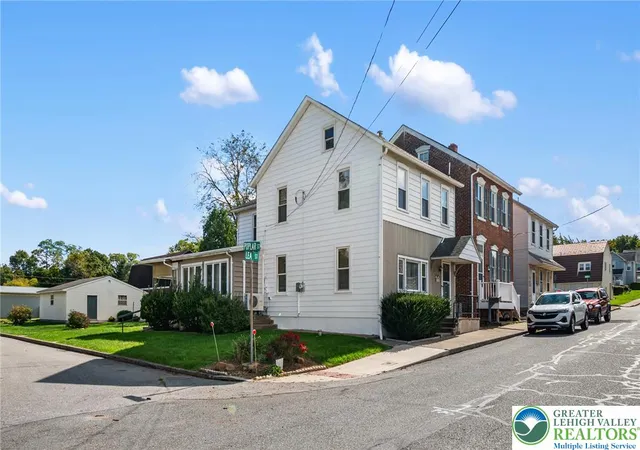 Photo 2 of Single family home for sale at 99 S Lea St, Macungie, PA 18062 | MLS# 785864 | Listing updated on 2026-10-08