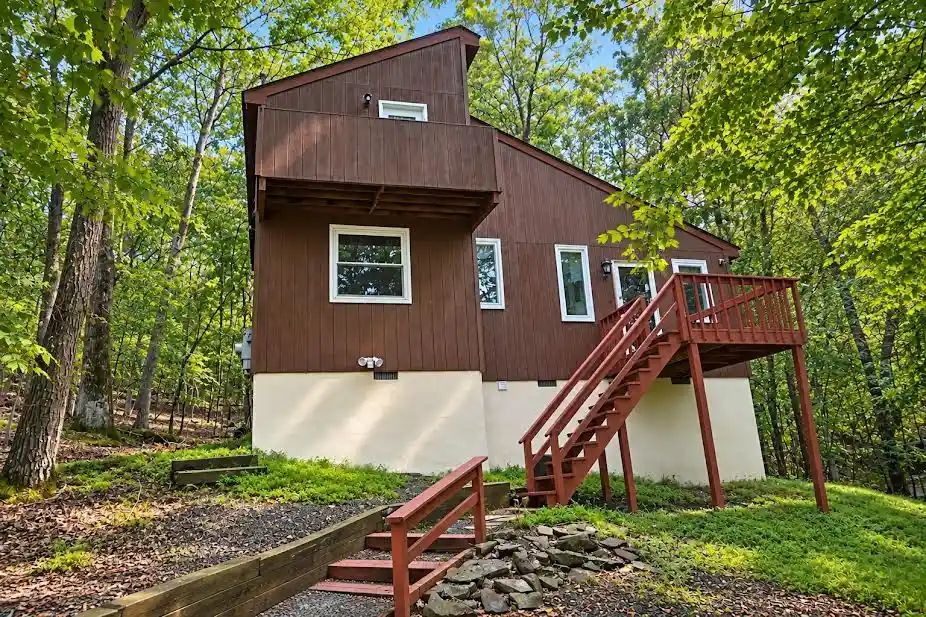 Photo 1 of Single family home for sale at 1109 Porter Dr, Bushkill, PA 18324 | MLS# 785702 | Listing updated on 2026-10-09