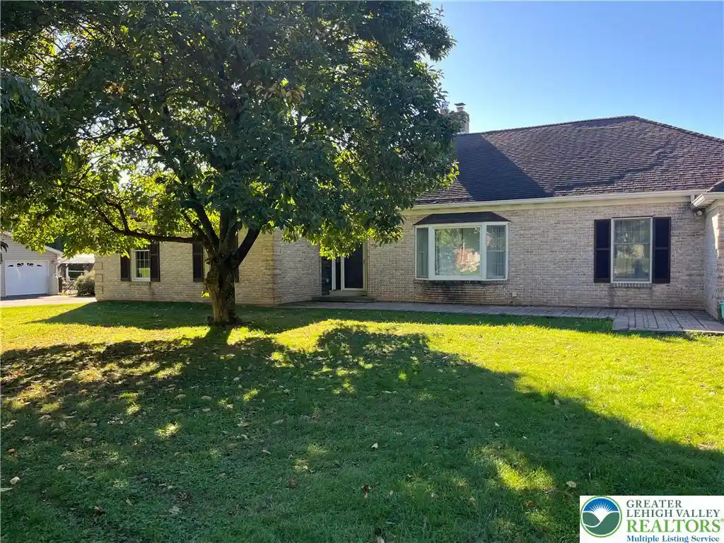 Photo 1 of Single family home for sale at 6221 Dove Dr, Bethlehem, PA 18017 | MLS# 786030 | Listing updated on 2026-10-10
