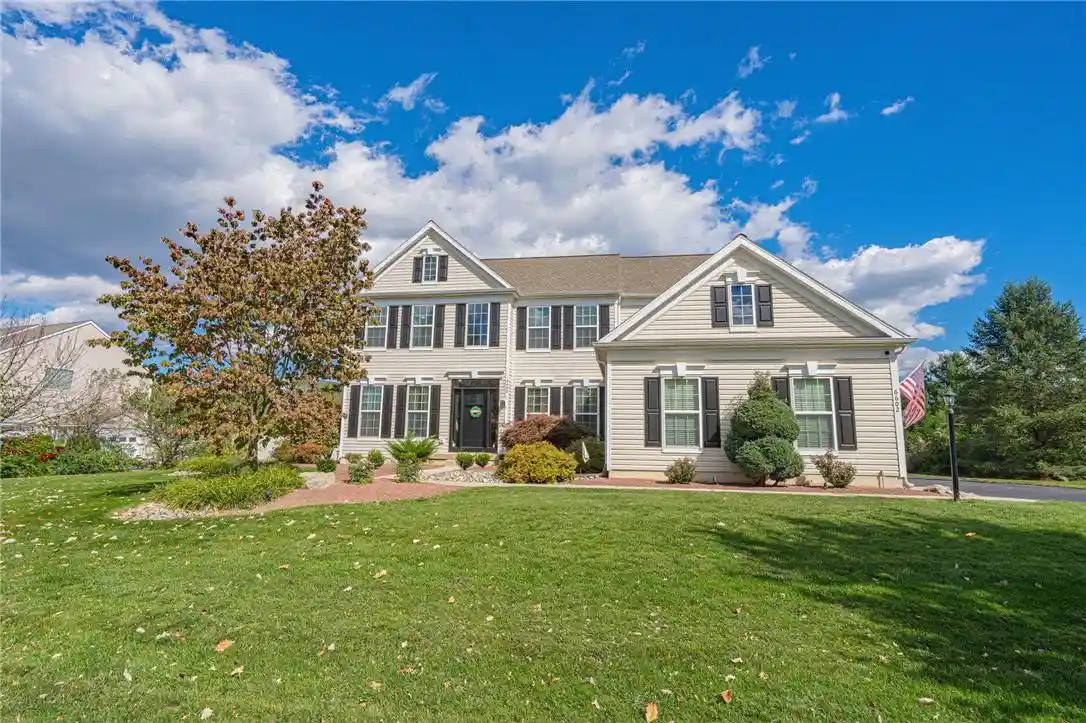 Single family home for sale at 6602 Rutherford Dr, Macungie, PA 18062 | MLS# 785882