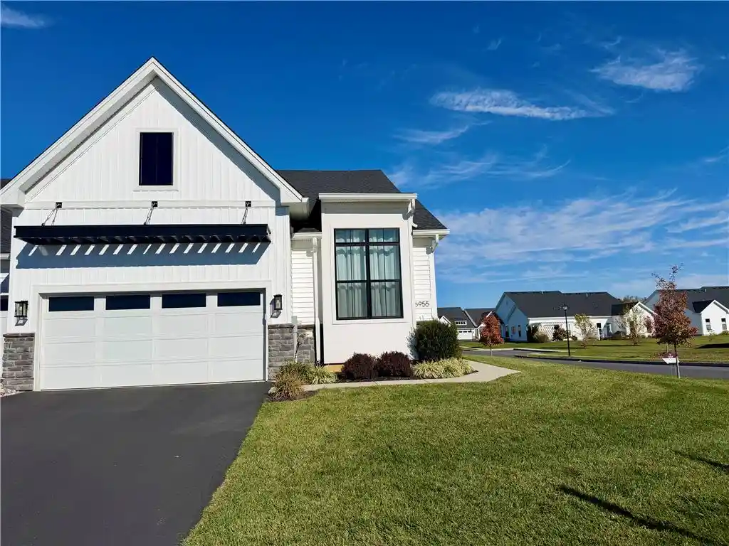 Photo 1 of Townhouse for sale at 6955 Maple Dr, Bath, PA 18014 | MLS# 786319 | Listing updated on 2026-10-27