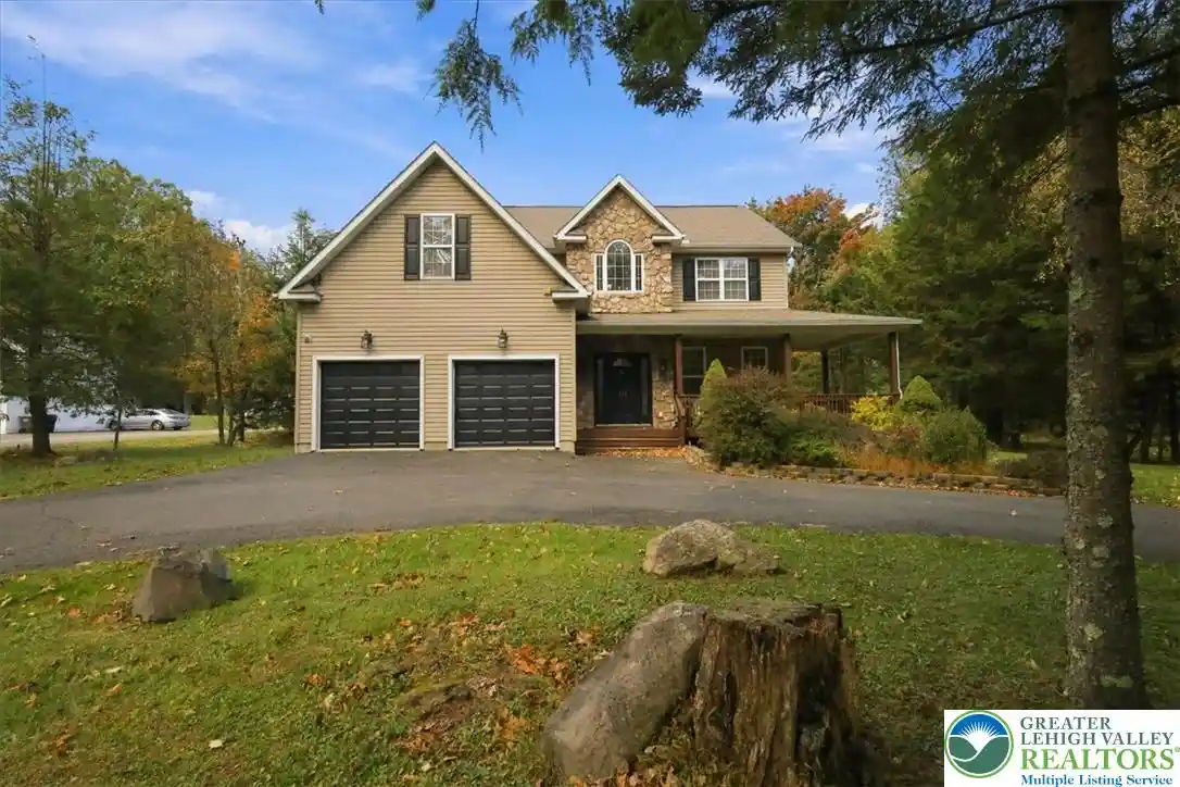 Photo 1 of Single family home for sale at 102 Remington Ln, Pocono Summit, PA 18346 | MLS# 786415 | Listing updated on 2026-10-16