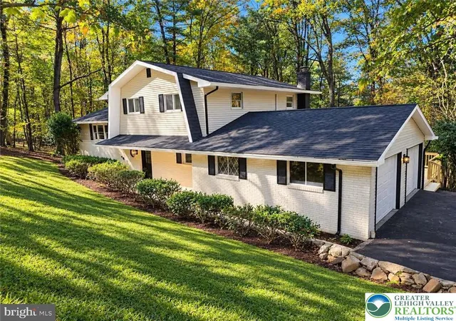 Single family home for sale at 2524 Papoose, Wayne Twp, PA 17922 | MLS# 786870