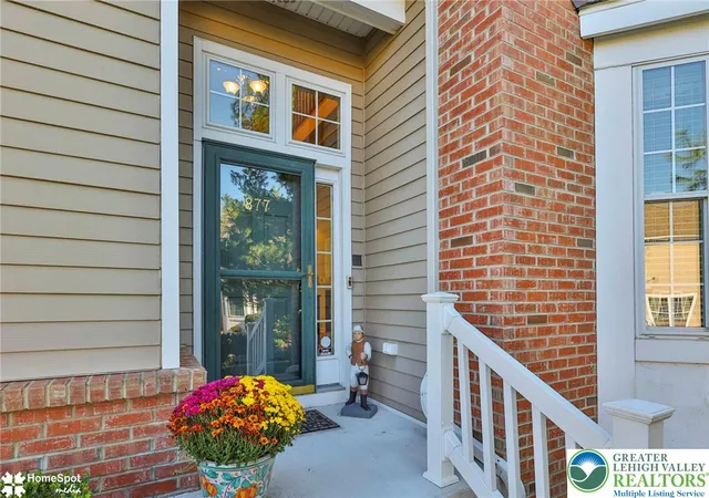 Photo 2 of Single family home for sale at 877 Sonoma Ln, Easton, PA 18040 | MLS# 786933 | Listing updated on 2026-10-30