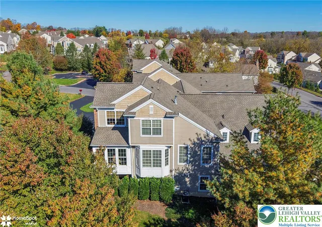 Photo 3 of Single family home for sale at 877 Sonoma Ln, Easton, PA 18040 | MLS# 786933 | Listing updated on 2026-10-30